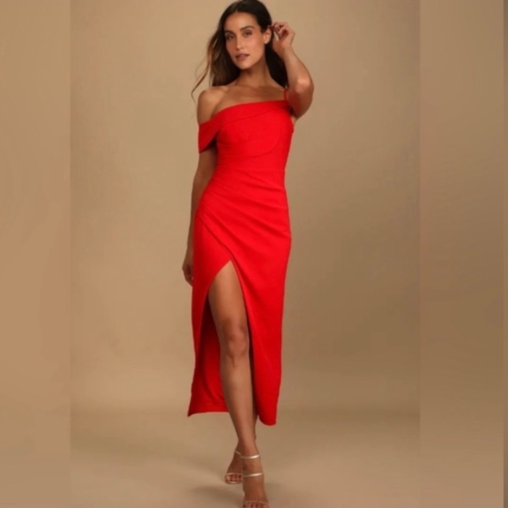 Lulu’s NWT Red Asymmetrical Tulip Midi Dress